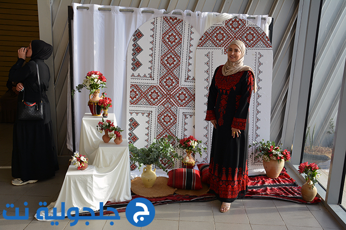 عرض مسرحية ثوب ستي بتنظيم أكاديمية دوزان بالمركز الجماهيري في جلجولية